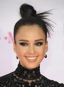 Visoke punđe slavnih žena - 18