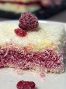 Kolač s malinama i kokosom blogerice Helene Pudić