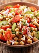 Salata od slanutka i avokada ukusna je i brzo gotova