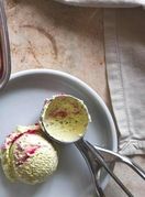 Sladoled od pistacije i maline