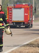 Hrabre vatrogaskinje u borbi protiv požara