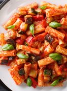 Tjestenina s tikvicama u umaku od rajčica