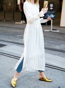 Prema mišljenju Jeanne Damas, haljine koje nalikuju vjenčanicama nisu dobar izbor za posao