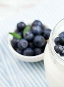 Grčki jogurt i bobičasto voće