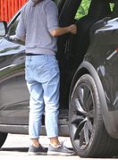 Mila Kunis u jako šlampavim trapericama - 1