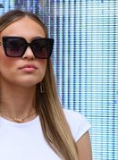 Ljepotica iz Zagreba u jednostavnoj kombinaciji nadograđenoj efektnim dodacima