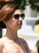 Ljepotica sa Zagrebačke špice u kombinaciji koja asocira na kultno izdanje Carrie Bradshaw