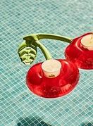 Plutajući držač pića s Temua