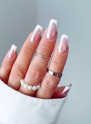 Bijela francuska manikura