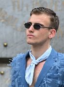 Modno izdanje muškarca u šetnji Zagrebom