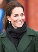 Catherine Middleton u čizmama s tankom visokom potpeticom - 7