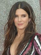 Sandra Bullock u tenisicama vrlo udobnima za hodanje - 3