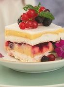 Beze kolač s višnjama