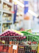 Pitati ili ne pitati da nas puste ispred sebe, vječna je dvojba