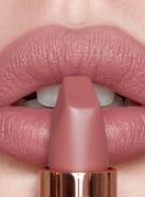 Nijansa Pillow Talk Charlotte Tilbury pristaje svim putima