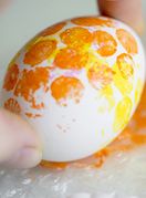 Pisanice ukrašene pucketavom folijom