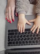 Majke danas moraju biti na sto strana