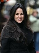 Ljepotica sa špice u crnoj kombinaciji