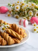 Grčki prhki keksi koji se zovu koulourakia