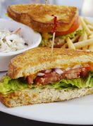 Sočan sendvič i prženi krumpirići vrlo su ukusna, ali teška hrana koja može utjecati na probavu