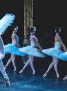 Labuđe jezero na pozornici HNK-a u Zagrebu