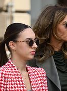 Mlada dama sa zagrebačke špice nosi sjajnu torbu brenda Jacquemus