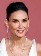 Demi Moore u Cannesu modno ne griješi