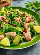 Salata od lososa i avokada