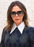 Victoria Beckham u čizmama-čarapama s vlastitim potpisom - 1