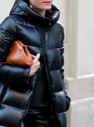 Duga i topla zimska jakna u street style izdanju