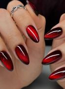 Crveni stakleni nokti