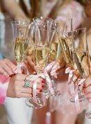 Kako je moguće biti pozvan na djevojačku, ali ne i na vjenčanje?