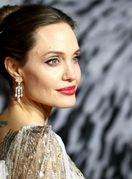 Angelina Jolie uvijek privlači pažnju svojim modnim izborima