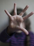 Prestrašena djevojčica