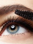 Dobra maskara bitan je dio kozmetičke torbice