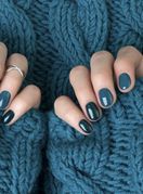 Lijepi nokti i toplo pletivo savršen su spoj