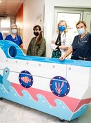 Brodić je posebno dizajniran za bolničke uvjete te prati gabarite standardnih kreveta