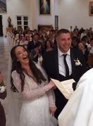 Djevojčica je svojim uzvikom nasmijala mladence i njihove goste