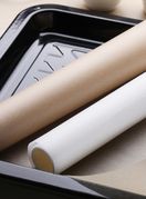 Zašto je dobro stavljati papir za pečenje na dno pećnice?