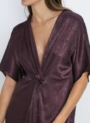 Ponuda svečanih haljina u trgovinama je široka