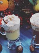Pumpkin spice latte i pumpkin spice vruća čokolada