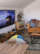 Zagrebački stan uređen u zemljanim tonovima u kojem su glavne zvijezde divne slike Afrikanki - 3