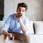 Muškarac se dosađuje