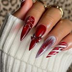 Crvena blagdanska manikura