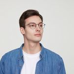 Muškarac s naočalama