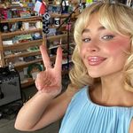 Sabrina Carpenter - 3