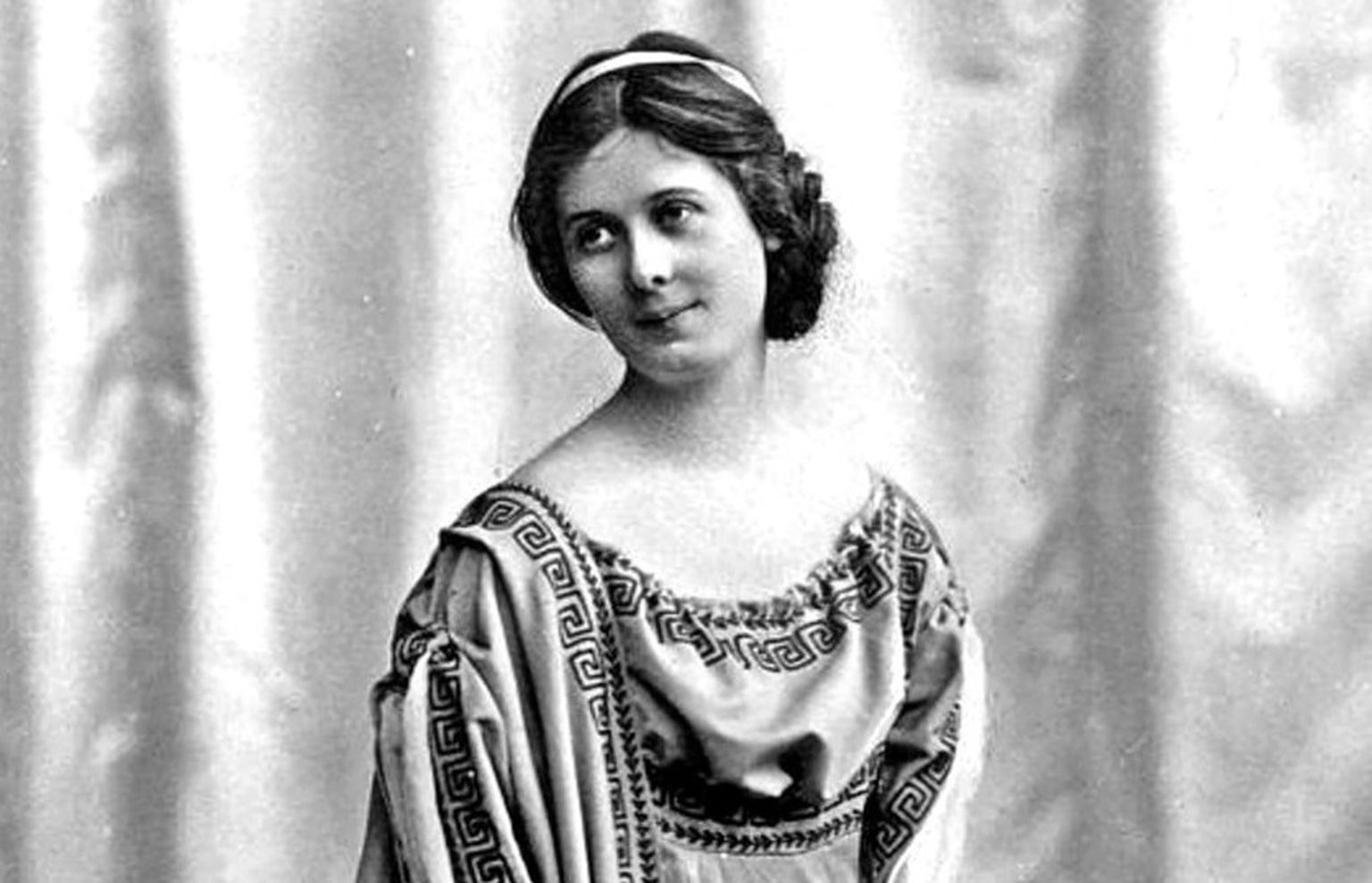 Айседора дункан (1877-1927). Айседора дункан картина. Айседора дункан шпионка. Айседора дункан шарф. Айседора дункан и шарфик.