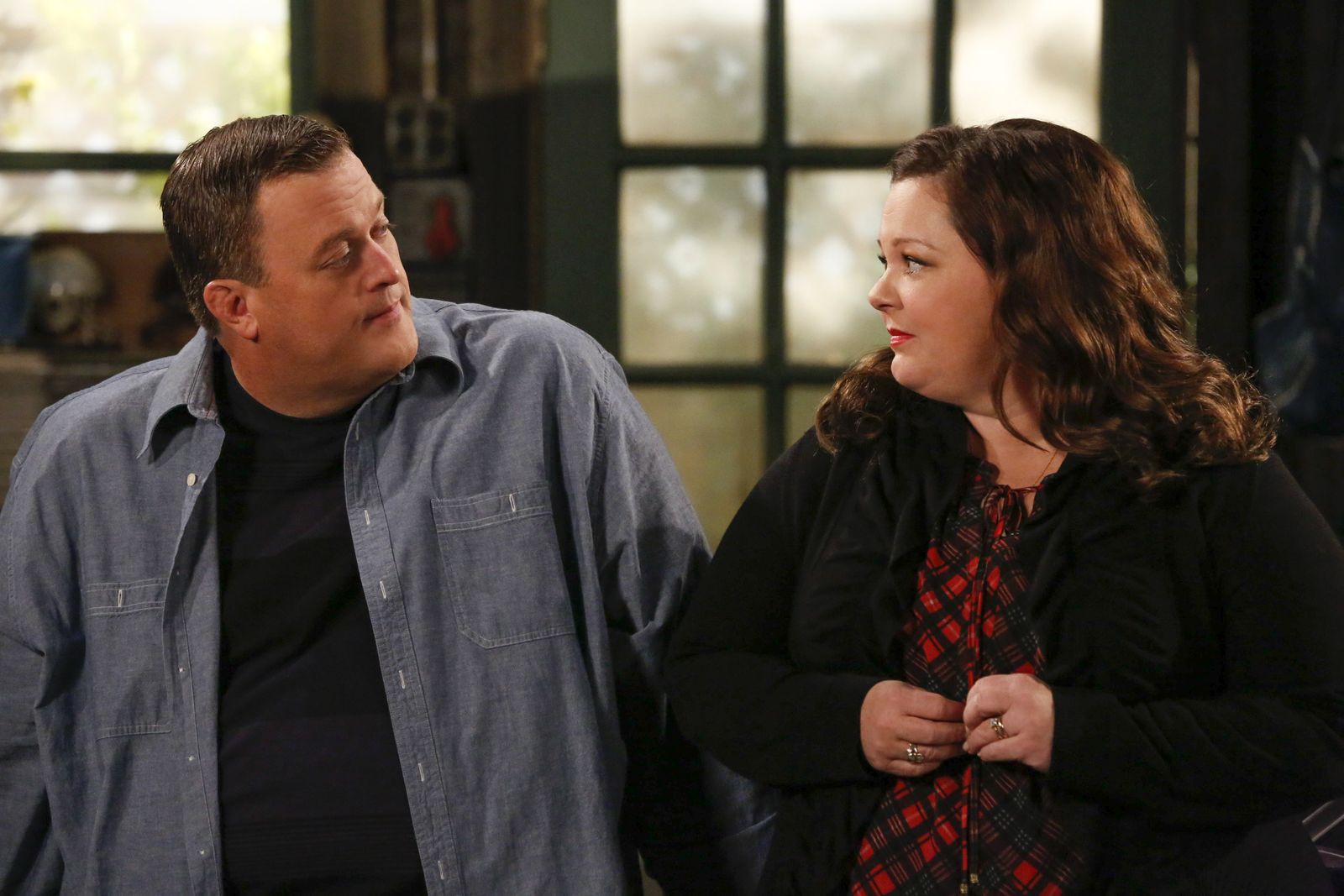 Майк и молли кураж бомбей. Сериал Mike & Molly. Майк и Молли 5 сезон. Майк и Молли сериал Кураж Бомбей. Майк и Молли 1 сезон.