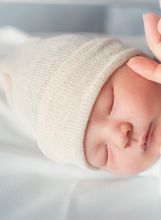 Odjeća od organskog pamuka ističe se kao najbolji odabir za novorođene bebe