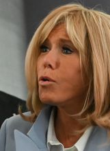 Brigitte Macron u predivnom kaputu - 5